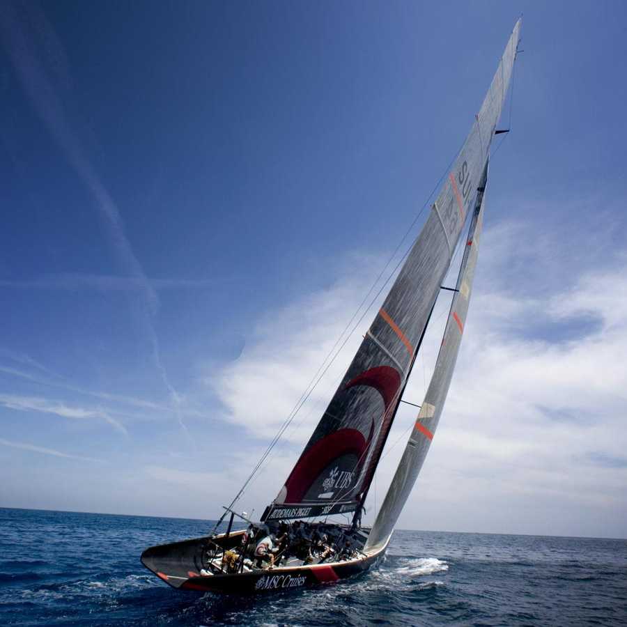 Alinghi SUI64 | © Steven Tee